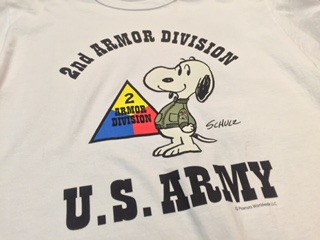 バズリクソンズ×ピーナッツ　プリントTシャツ　「2nd ARMOR DIVISION」　BR77096